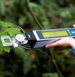 CID CI-340 handheld photosynthesis system for field gas exchange