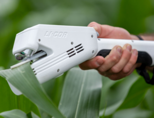 LI-COR LI-600 handheld porometer and chlorophyll fluorometer